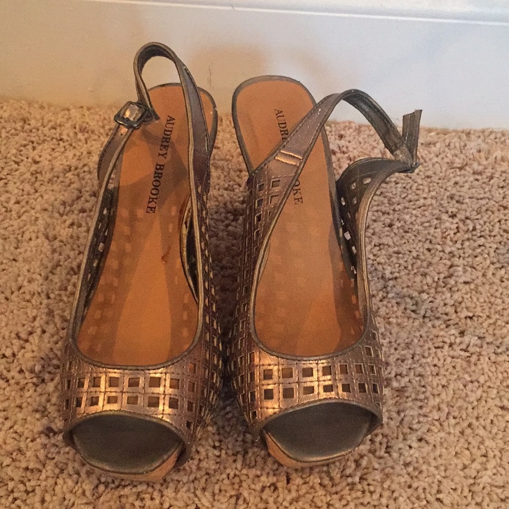 Taupe wedges